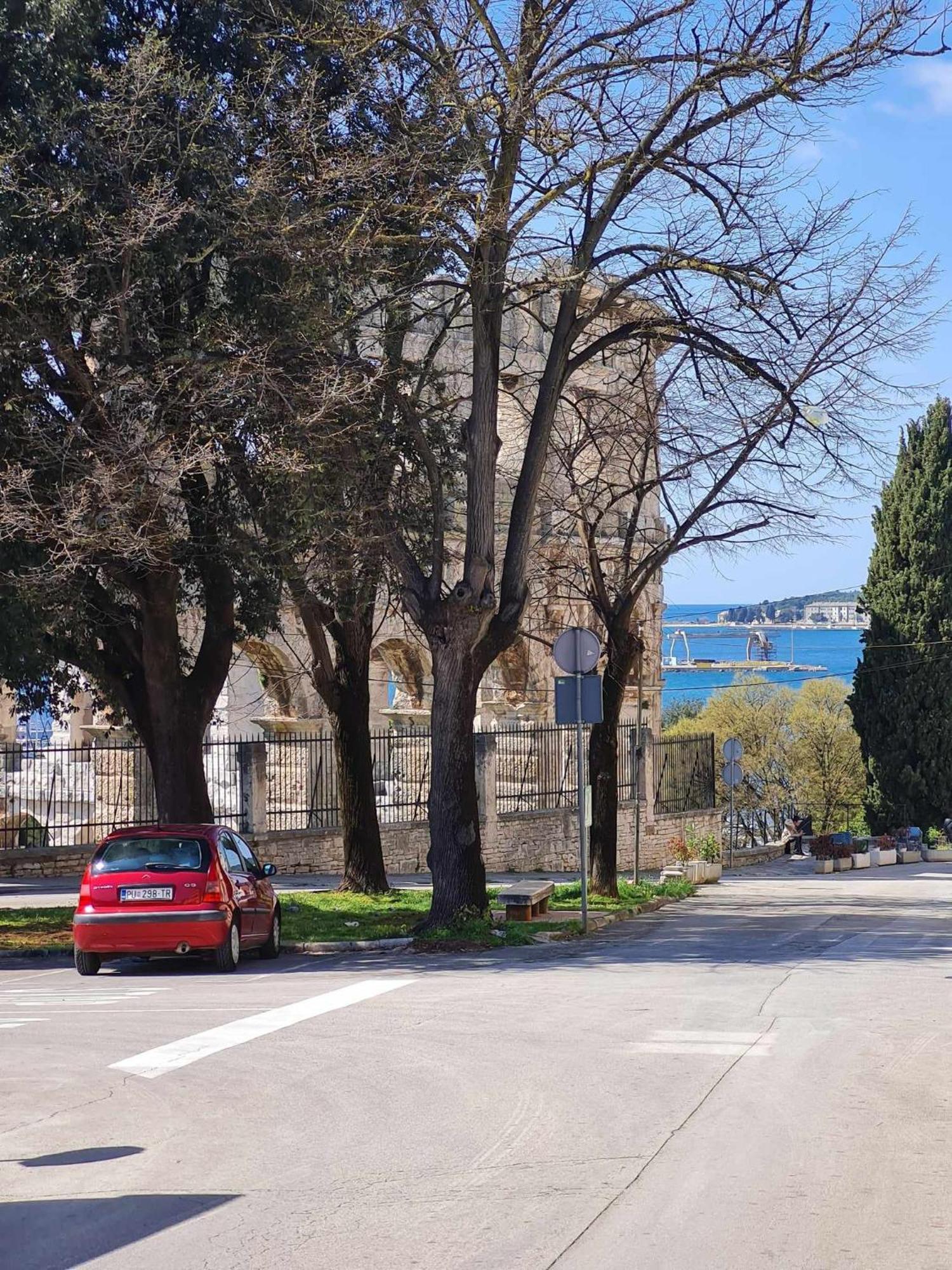 Atraktivan Stan U Blizini Pulske Arene !! Pula Exterior foto